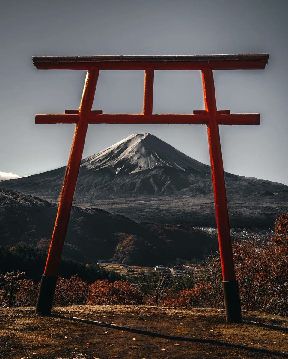 TheJapanTourCo's tweet photo. Tenku-no Torii was created to worship Fuji-san. It is a spectacular view on a clear day and worth the hike!

⁠📷 https://t.co/ASPJSFhKZ5

#fuji #fujisan #mtfuji #hike #tokyo #visitfuji #visitfujisan #japan #visitjapan #visitjapanjp #traveljapan #travel #japan2023 https://t.co/qYAUTYwJya