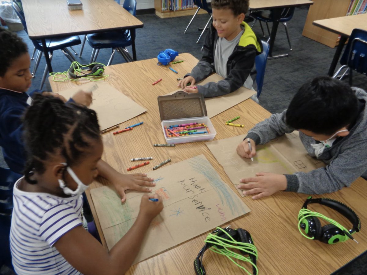 DerbySchoolsKS's tweet photo. Check out this project from @wineteerusd260! Wineteer students decorated grocery sacks that will be distributed @22ARW's commissary this week for Veterans Day as a way to thank them for their service. https://t.co/rWiKX5L9Ah