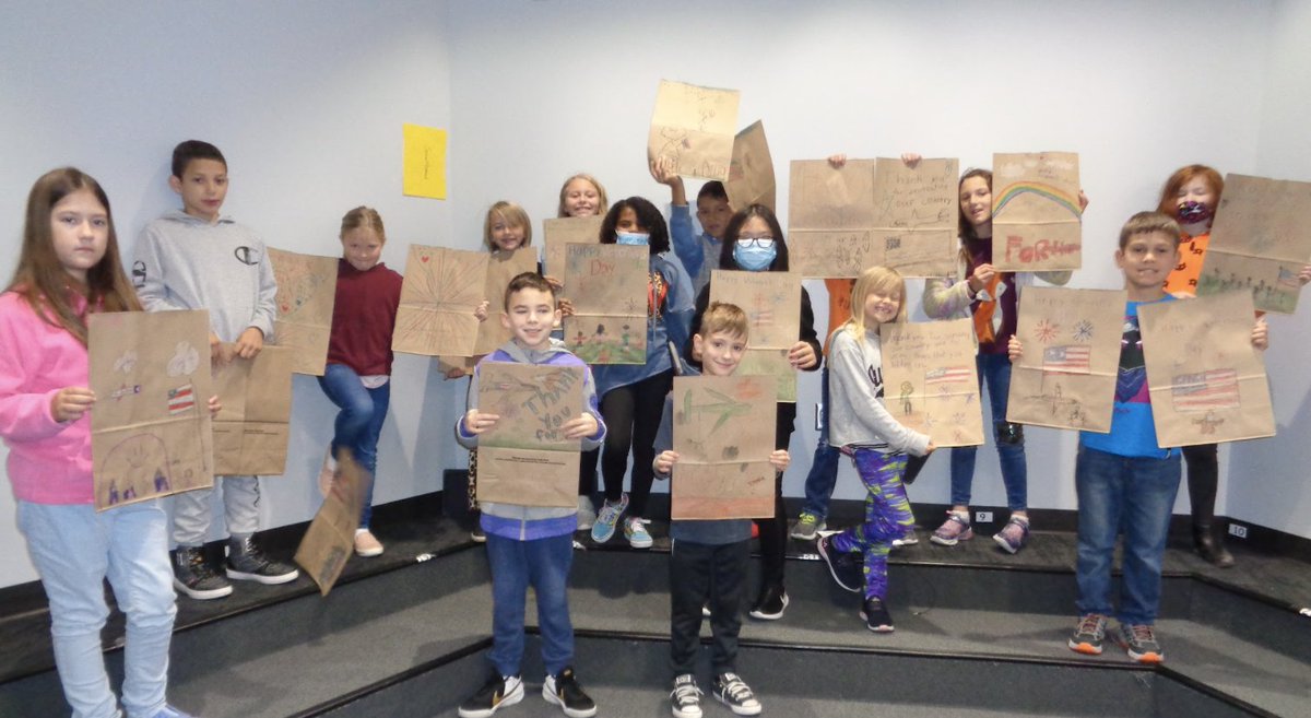 DerbySchoolsKS's tweet photo. Check out this project from @wineteerusd260! Wineteer students decorated grocery sacks that will be distributed @22ARW's commissary this week for Veterans Day as a way to thank them for their service. https://t.co/rWiKX5L9Ah