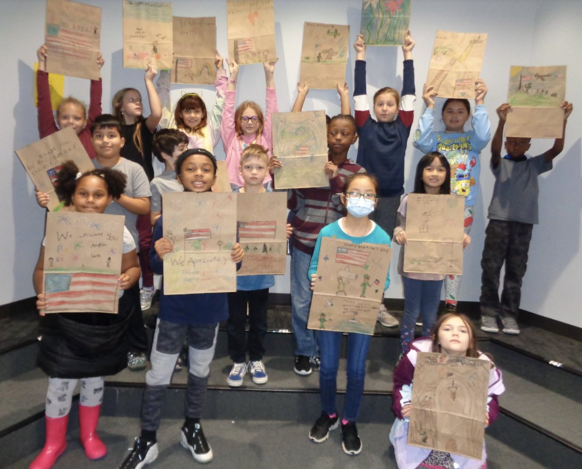 DerbySchoolsKS's tweet photo. Check out this project from @wineteerusd260! Wineteer students decorated grocery sacks that will be distributed @22ARW's commissary this week for Veterans Day as a way to thank them for their service. https://t.co/rWiKX5L9Ah