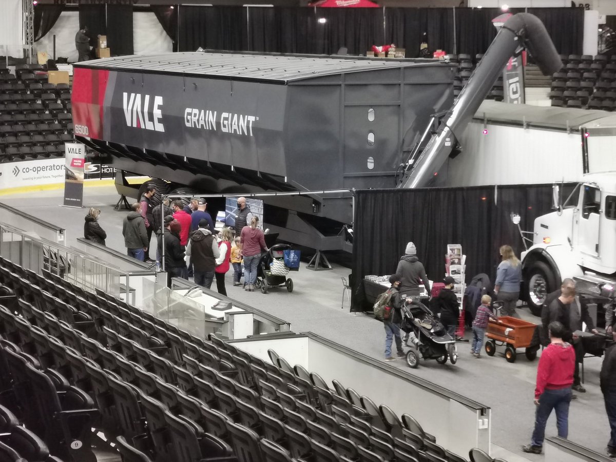 BradeMartin's tweet photo. Day 1 #AgriTrade21  That VALE grain cart is massive. https://t.co/ulXx1ezRe8