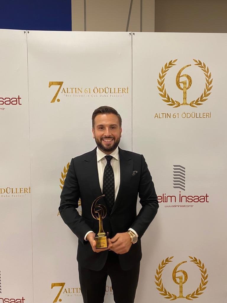 Engineering News Record(ENR) listesinde bir ilki gerçekleştiren ve dünyanın en iyileri arasında,ilk 100 de olan tek Türk firması NKY olmasının gururunu yaşıyoruz.Bizleri onurlandıran İstanbul Üniversitesi öğrencilerine teşekkür ediyorum. Başarının takdir edilmesi büyük mutluluk.