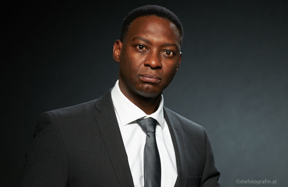 Manmirrormovie's tweet photo. Mpiyakhe is a man torn between traditional Zulu values and his successful life as a businessman in Johannesburg. https://t.co/1WrijEwrnZ
