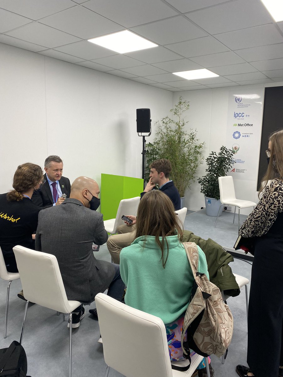 Professor Gavin Shaddick #questiontime at #COP26. <a href="/UniofExeter/">University of Exeter</a> <a href="/UniExeCornwall/">University of Exeter, Cornwall</a> students asking the #hardquestions on #netzero that matter…