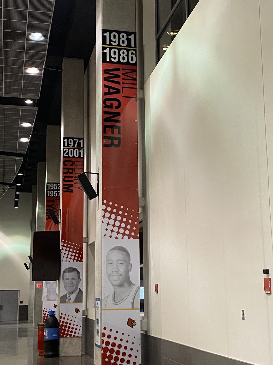 CoachRod_Rogers's tweet image. #NewJersey legend #MiltWagner put it down @LouisvilleMBB in 80s coming out #CamdenHs in #CamdenNj I hear his grandson #DajuanWagnerJr #2023 is pretty special tooo and more then likely end up in #KY 859  but just in #Blue we shall see 🏀💯