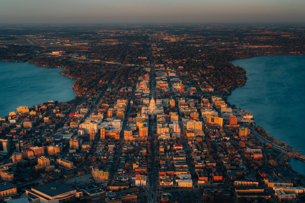 Madison, WI 🌆 

Make sure to zoom in to see all the detail!