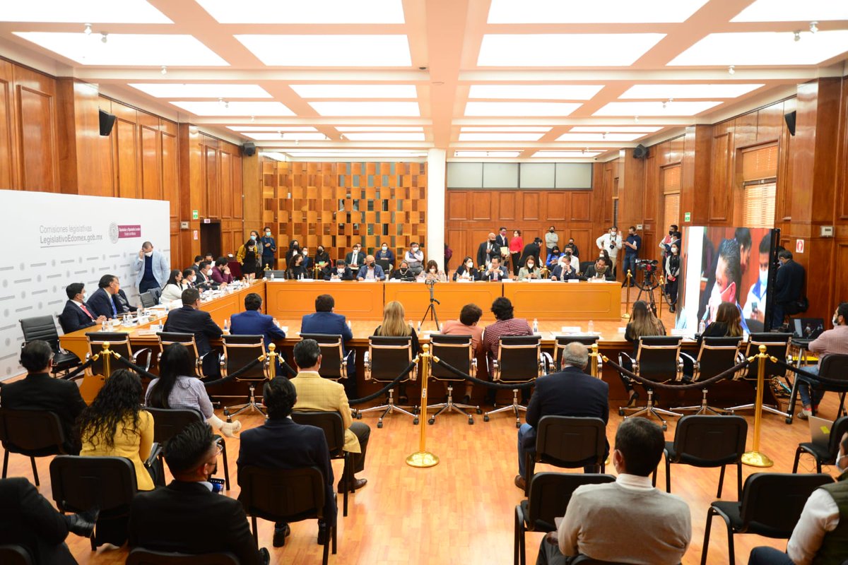 jaimejuntos's tweet photo. Siempre atentos a la economía y al beneficio de todos los mexiquenses, las Comisiones Unidas aprobamos por unanimidad el dictamen de Tablas de Valores Unitarios de Suelo y Construcción para los 125 municipios del #Edoméx, que regirán el ejercicio fiscal 2022. #ATrabarjarSeHaHecho https://t.co/ilIAix6MkV