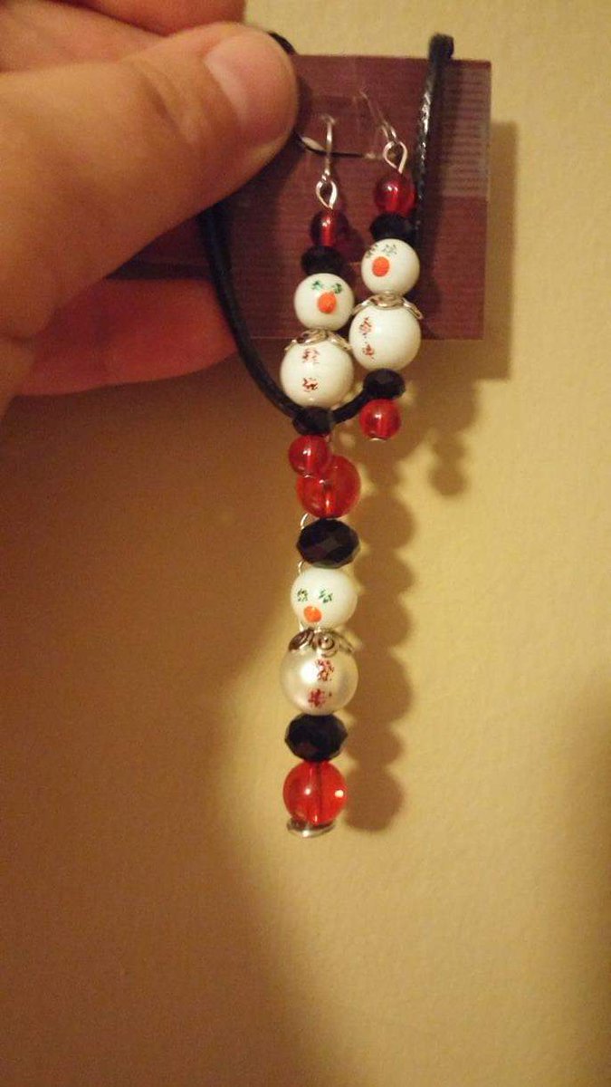 MamaDee_CCsWork's tweet photo. Looking for a Christmas gift for your friends, family, or co-workers? Well we have quite a bit of jewelry needing a new home. Come by and look here or at https://t.co/TyUKrswcsm to get everything you need for gifts. They are even great for secret Santa or get a customize one! https://t.co/1rLm1cpkR7