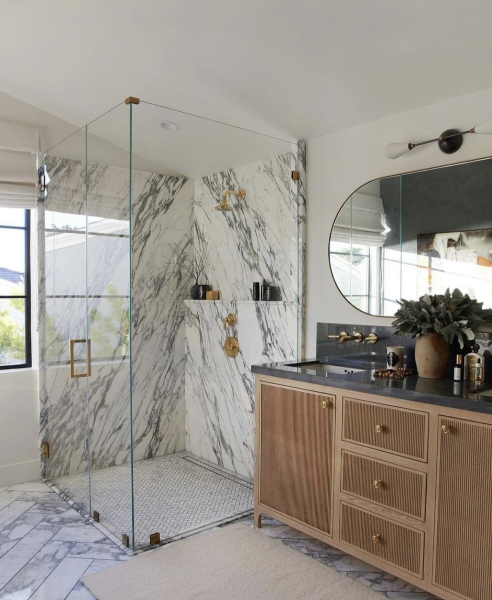 LoveTheRoom's tweet photo. The shower in this bathroom is just breathtaking.
-
#LoveTheRoom 📷 @tessaneustadt
Designer: @janettemalloryinteriors
Styling: @cjisrad
-
#LTR #InteriorDesign #HomeDecor #HomeInspo #BathroomDesign #BathroomInspo https://t.co/FYBCPjzSJm