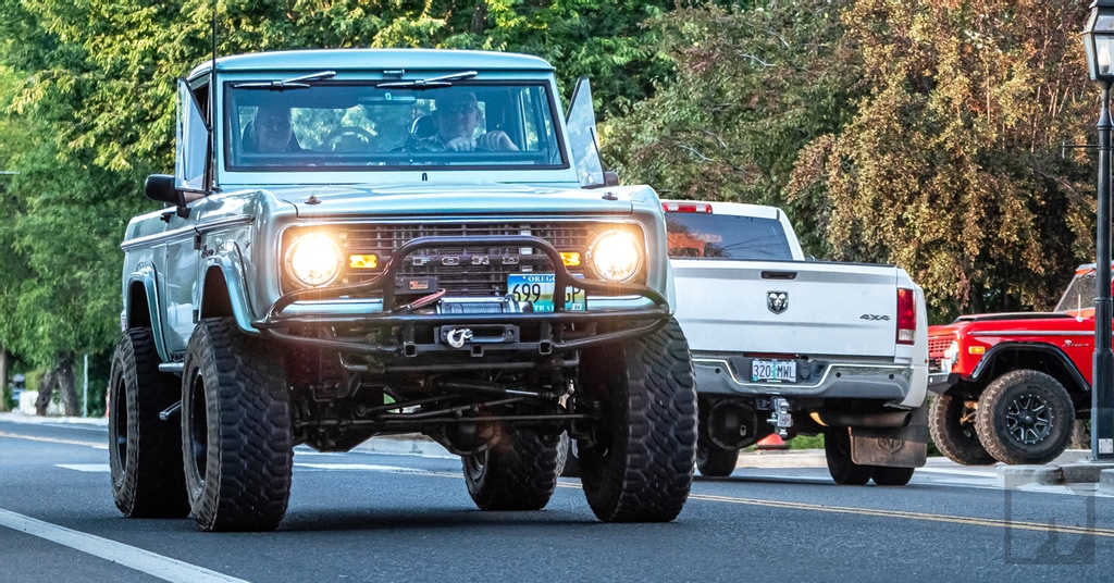 tomsoffroad76's tweet photo. Perfect road cruiser.
#tomsoffroad #rockandroll #jacksonvillecruise #bronconation #fordbronco #classicfordbronco #earlybronco #vintagefordbronco #fordbroncodaily #pacificnorthwest #fordbroncocustombuild #broncobuilder #fordbroncolife #customfordbronco #adventuresawait https://t.co/PsjnhLgYGN