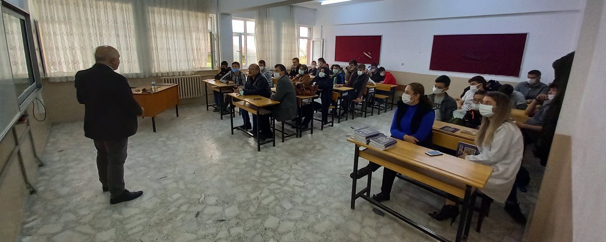 Dedeli_METAL's tweet photo. Kariyer Günleri'mizin ikincisine konuk olan akademisyen Dr. Ali Korkmaz'a katılımlarından dolayı teşekkür ederiz. 
#mesleğimhayatım #meb @tcmeb
#mesleklisesimemleketmeselesi 
#meslekliselerigelecegimiz #bafra #samsun #üretenokullar #mebailesi 
#dogaltarim #YesilELMAS https://t.co/DOPJE3k4uD
