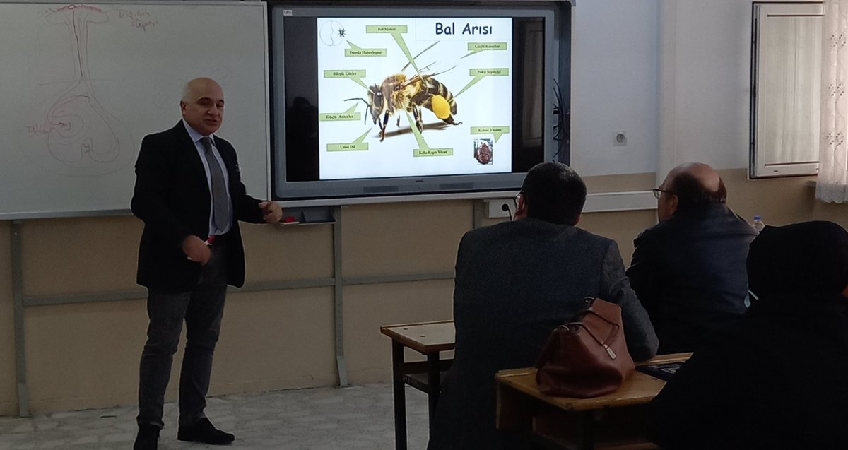 Dedeli_METAL's tweet photo. Kariyer Günleri'mizin ikincisine konuk olan akademisyen Dr. Ali Korkmaz'a katılımlarından dolayı teşekkür ederiz. 
#mesleğimhayatım #meb @tcmeb
#mesleklisesimemleketmeselesi 
#meslekliselerigelecegimiz #bafra #samsun #üretenokullar #mebailesi 
#dogaltarim #YesilELMAS https://t.co/DOPJE3k4uD