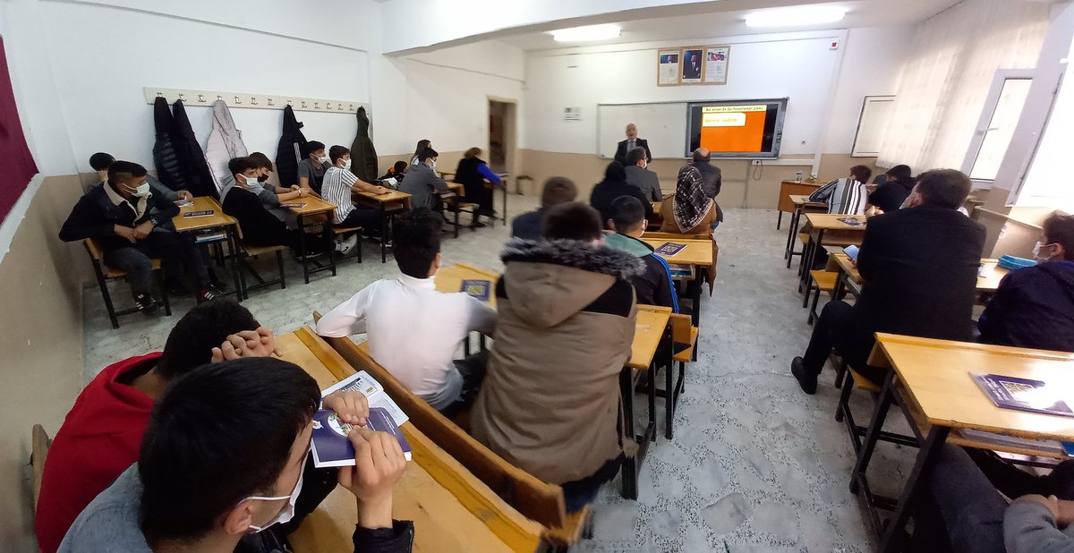 Dedeli_METAL's tweet photo. Kariyer Günleri'mizin ikincisine konuk olan akademisyen Dr. Ali Korkmaz'a katılımlarından dolayı teşekkür ederiz. 
#mesleğimhayatım #meb @tcmeb
#mesleklisesimemleketmeselesi 
#meslekliselerigelecegimiz #bafra #samsun #üretenokullar #mebailesi 
#dogaltarim #YesilELMAS https://t.co/DOPJE3k4uD