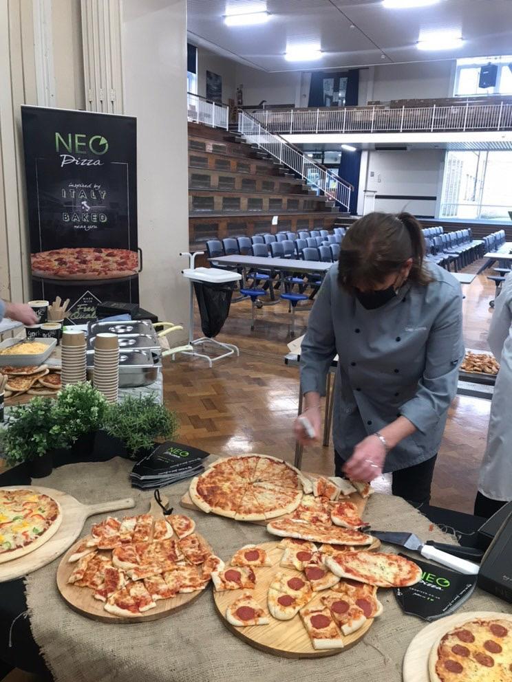 sayyestonyes's tweet photo. We've had a FAB day at @TgsTadcaster with @TugoFood!

We served up 1260 samples of pizza, pasta and noodles - it's safe to say they all proved extremely popular with great feedback on each!

@LACA_UK @NSMW #NationalSchoolMealsWeek #SchoolCatering #NSMW2021 #nutrition #food https://t.co/seen9cz5F2