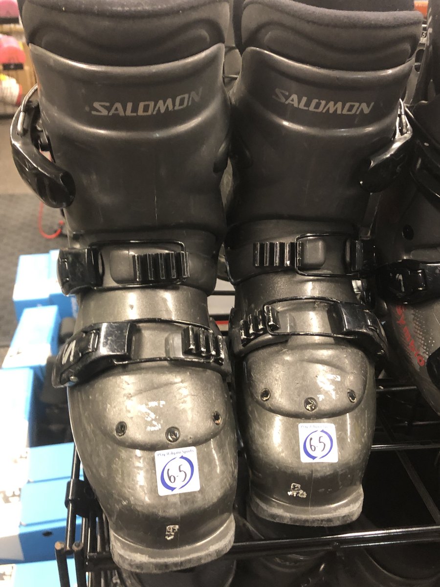 piasclawson's tweet photo. THEY’RE BACK!!!

AFTER MUCH REQUEST FROM LAST YEAR CLEARANCE SKI BOOTS ($9.99) HAVE RETURNED!!!

Make sure to get in as soon as you can because sizes vary and these things go fast!

WANT THEM FOR FREE?!?! Bring in your old or outgrown sports stuff or winter gear!! 💵🎿🙌🏻 https://t.co/txHmgPh0Pp