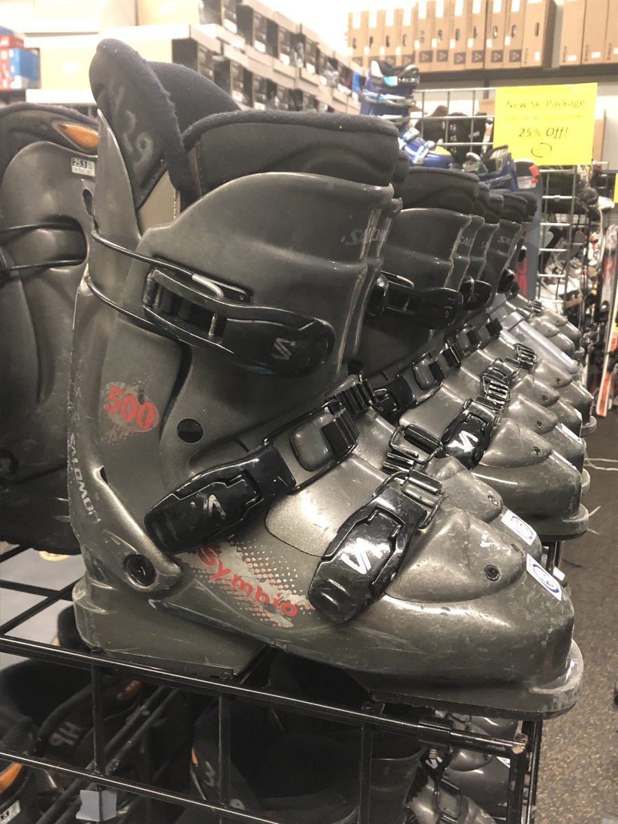 piasclawson's tweet photo. THEY’RE BACK!!!

AFTER MUCH REQUEST FROM LAST YEAR CLEARANCE SKI BOOTS ($9.99) HAVE RETURNED!!!

Make sure to get in as soon as you can because sizes vary and these things go fast!

WANT THEM FOR FREE?!?! Bring in your old or outgrown sports stuff or winter gear!! 💵🎿🙌🏻 https://t.co/txHmgPh0Pp
