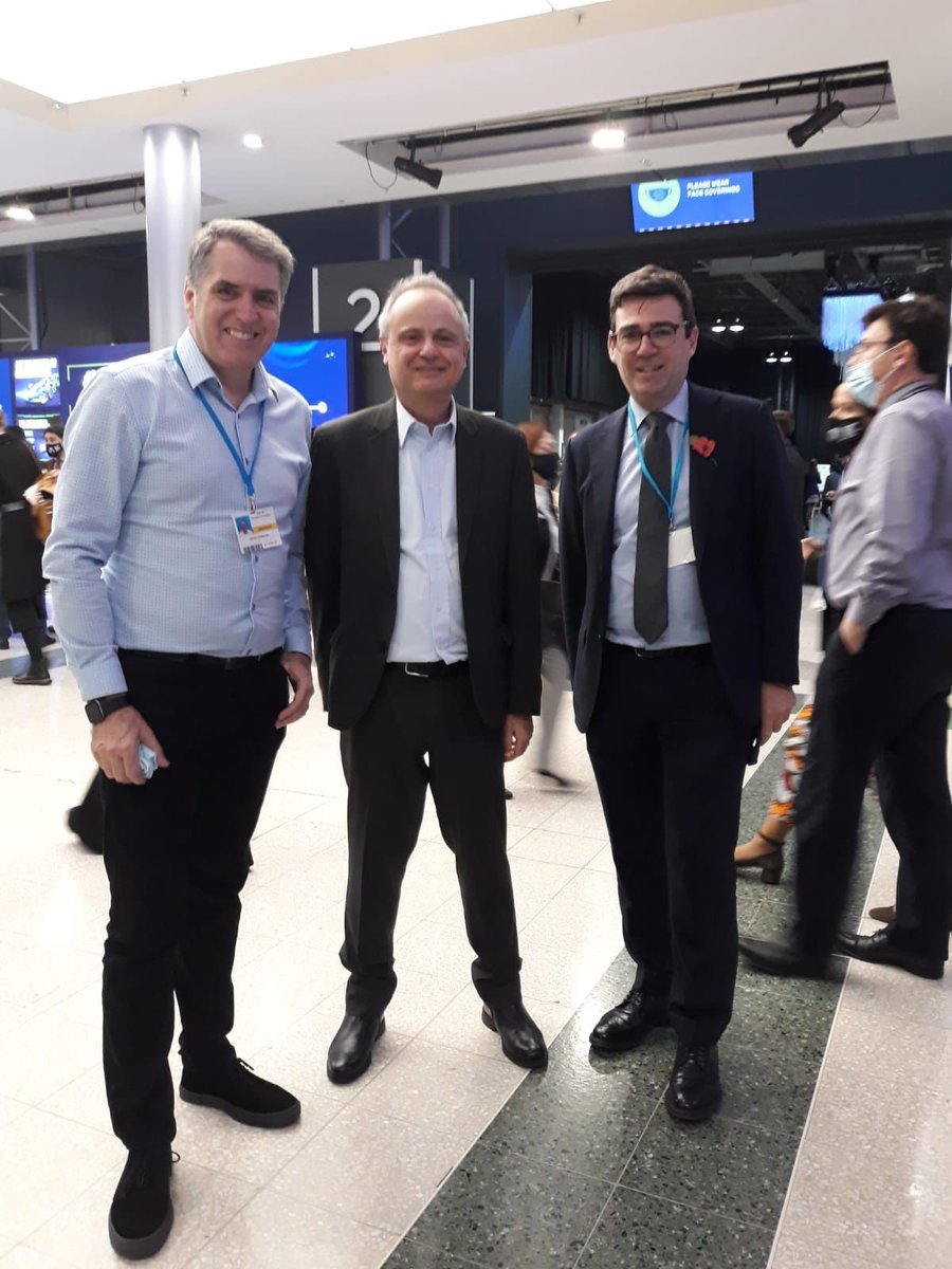 N8research's tweet photo. Great to see our chair Anthony Hollander @LivUniPVCRI at week two of #COP26. He’s been advocating for N8’s #NetZeroNorth and meeting with figures such as @MetroMayorSteve and @AndyBurnhamGM to discuss how universities can drive growth in the green economy in the North and beyond. https://t.co/mNmvkFlpT7