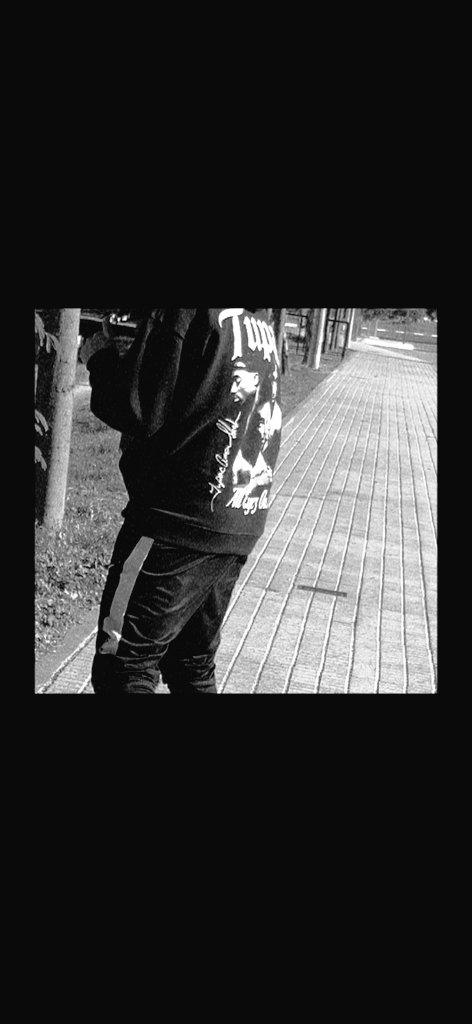 21LuisMa's tweet photo. dans le noir courant contre la lumière. 🌑💌 https://t.co/UxTzjKFbSP