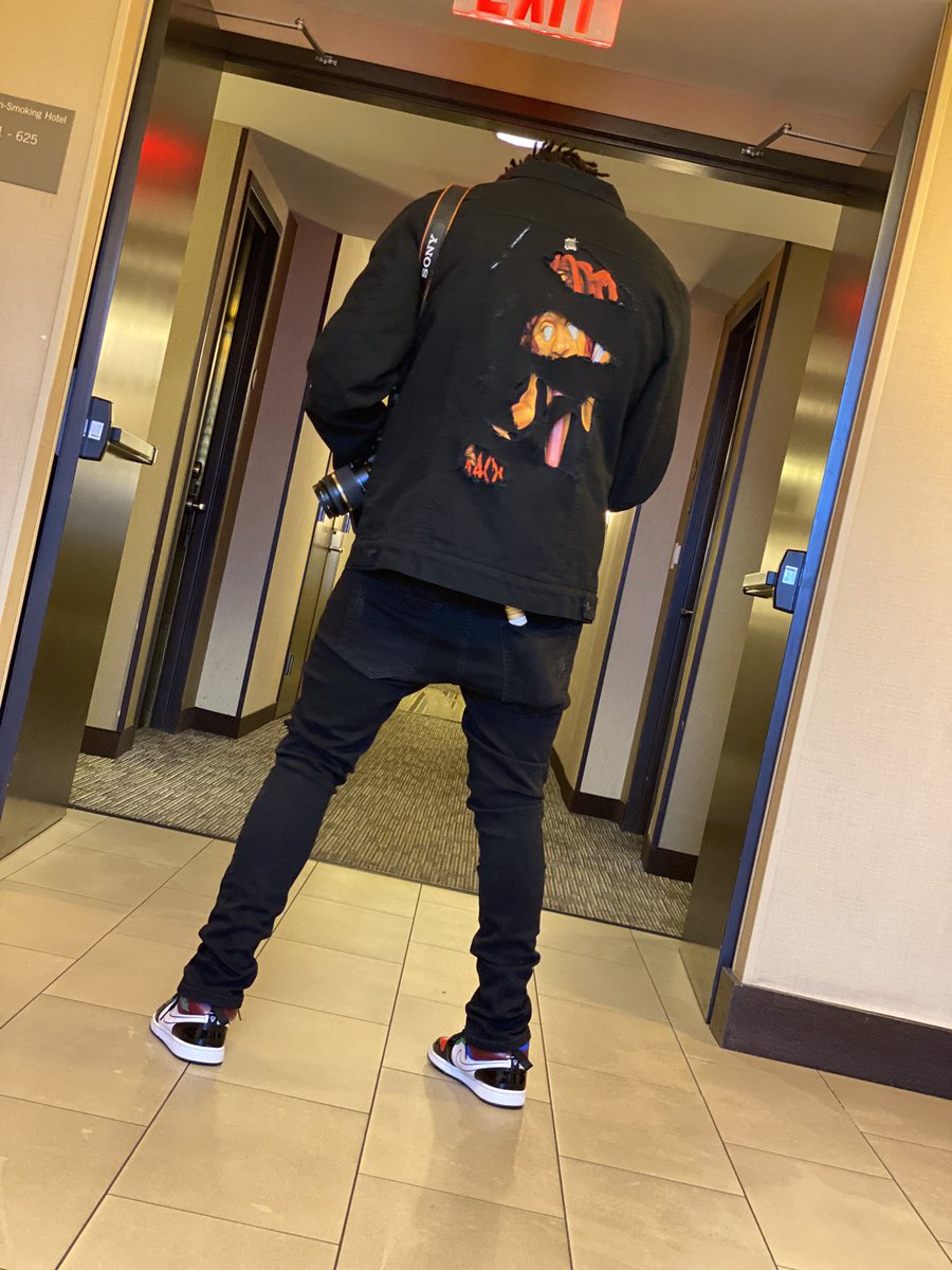 98takesofficial's tweet photo. Big 14 @trippieredd 00 ❌❌

🧥 jacket by :@1998__rafael https://t.co/uChxXfKtEe