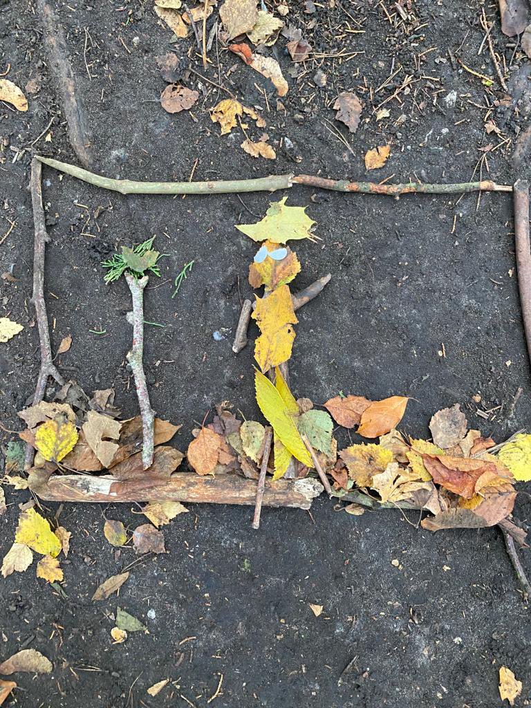 primary_avenue's tweet photo. Year 3 & 4 framed natural art in woodland learning today! ππππ²π³πΌ #woodlandlearning #forestschool #outdoored https://t.co/6oHejPTwEx