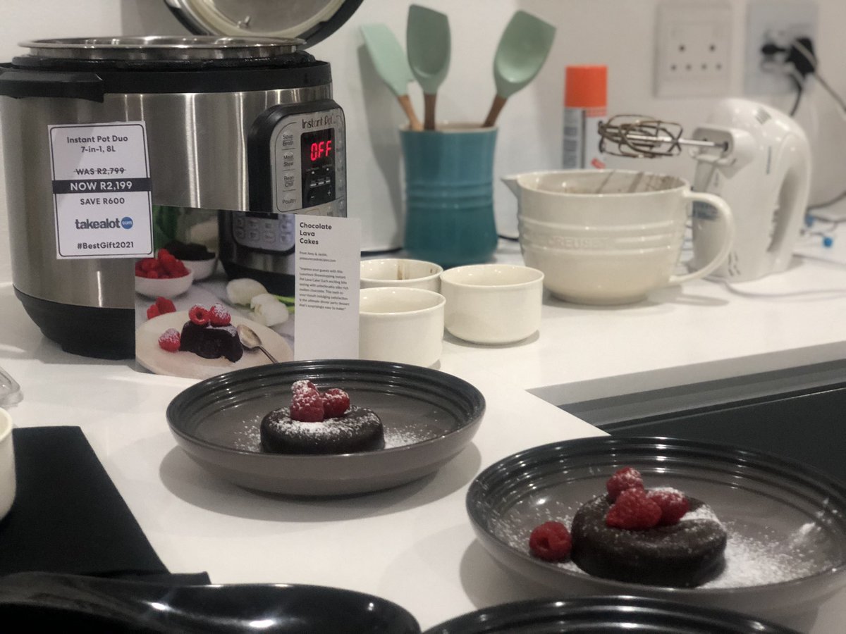 TsepangMolisana's tweet photo. With @InstantPot tasting delicious Chocolate lava cakes at @Whycook_sa - so thereโs the answer to the question Why Cook!
#InstantPotSA
#InstantPotLove
#VortexAirFryer https://t.co/qi1Zus5zm4