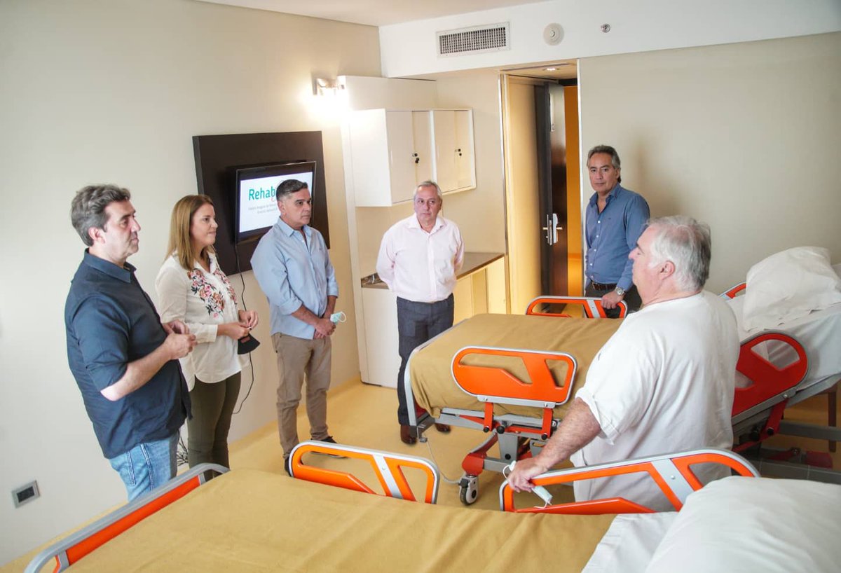 LeoBoto's tweet photo. MÁS CENTROS DE SALUD EN LUJÁN

Junto a @mariaevarey y @csiror visitamos Rehab Center, un nuevo Centro Integral de Rehabilitación de Alta Tecnología recientemente instalado en Luján. https://t.co/kbYAwzdxEY