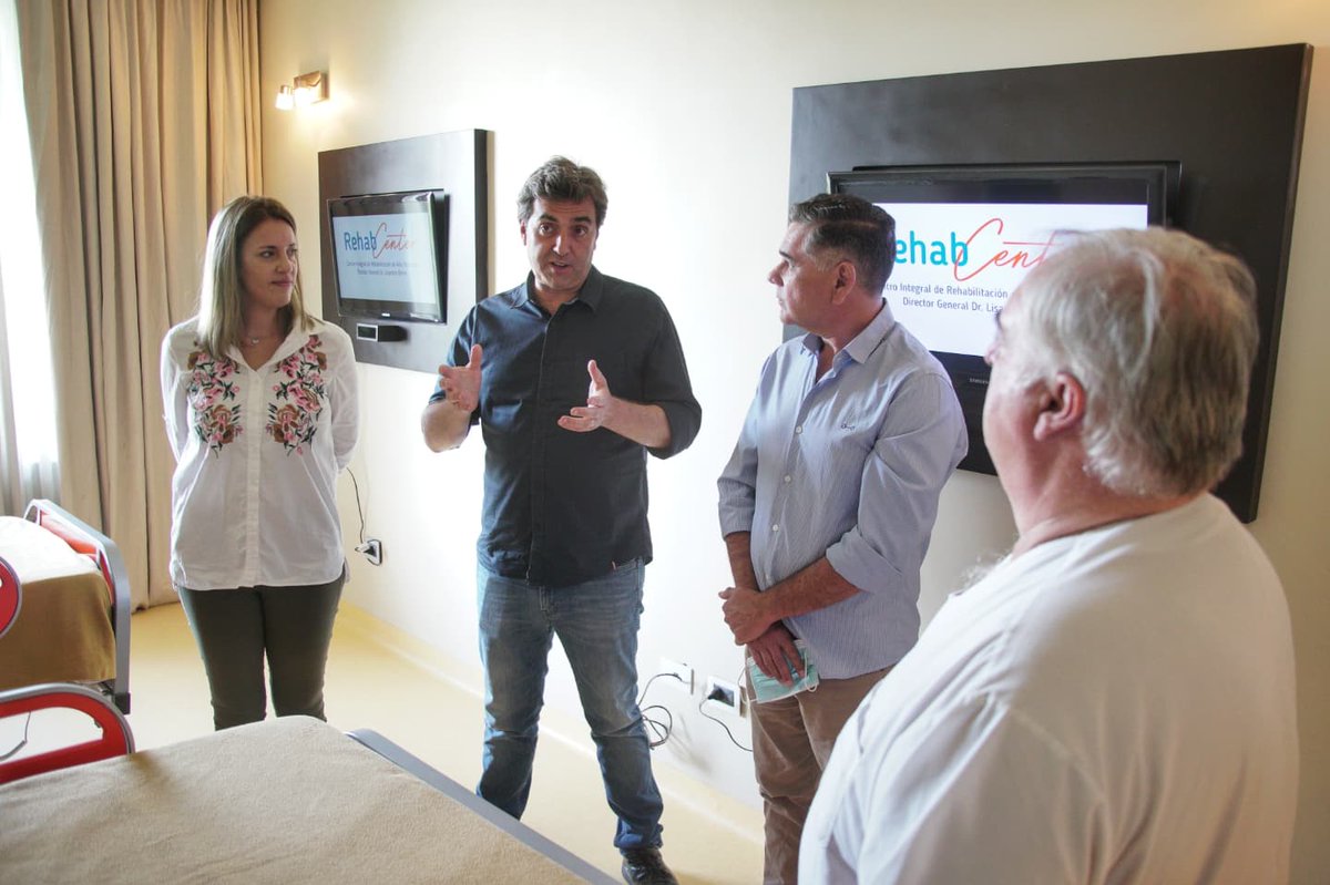 LeoBoto's tweet photo. MÁS CENTROS DE SALUD EN LUJÁN

Junto a @mariaevarey y @csiror visitamos Rehab Center, un nuevo Centro Integral de Rehabilitación de Alta Tecnología recientemente instalado en Luján. https://t.co/kbYAwzdxEY