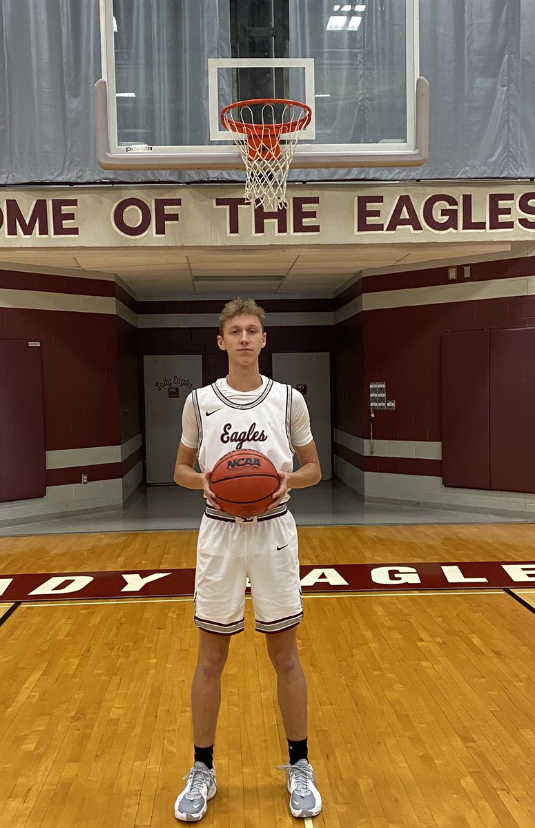 EaglevilleB's tweet photo. Meet the 2021-22 Eagles https://t.co/qp3JguA9m5