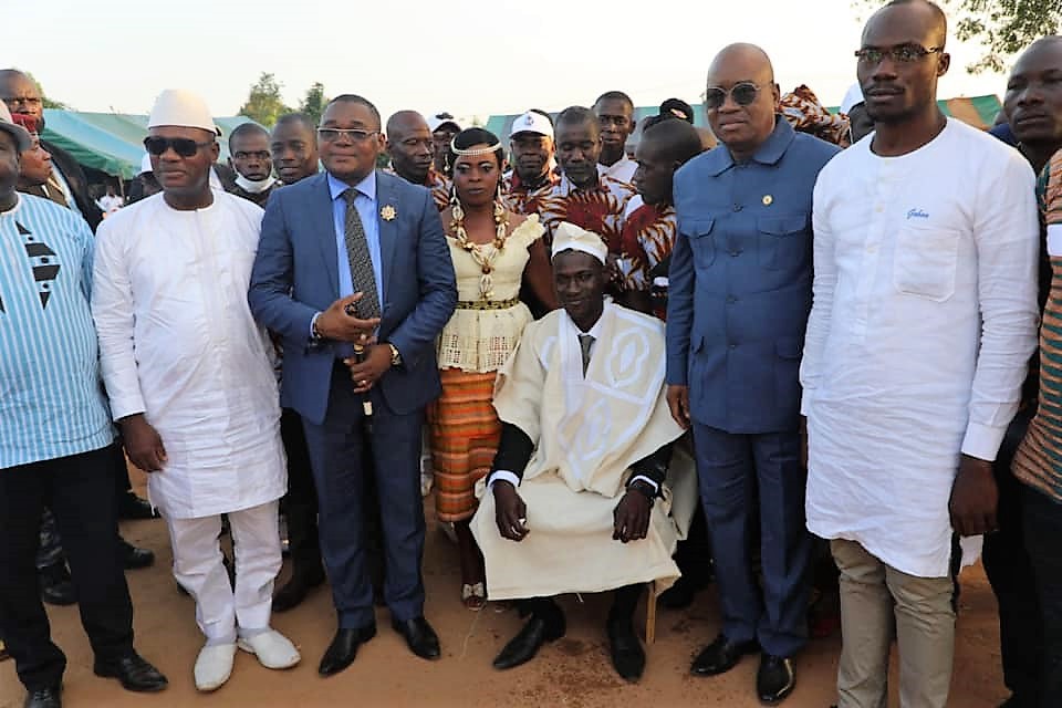 SereyDoh's tweet photo. Samedi 06 octobre 2021: parrainage de l’investiture du président des jeunes du village de Tacourady (commune de KOUIBLY), en présence de plusieurs élus, cadres  et amis de la région du GUEMON.
Exhortons la jeunesse à raffermir le vivre ensemble, la cohésion sociale et la paix! https://t.co/Zmy7TFub5y
