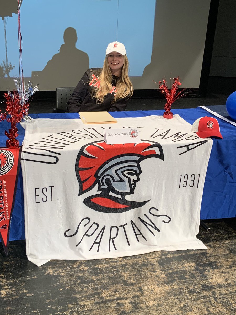 WellingtonHSFL's tweet photo. We are thrilled to share photos from today’s #NationalSigningDay event.  Three @WHS_athletics1 student-athletes signed letters of intent to continue their careers at the collegiate level.  #WHSLIVE @PrincipalHayden @pbcsd @Tampa_Softball @GoBigBlueSoccer @YaleTF_XC https://t.co/a7l75yl4iV
