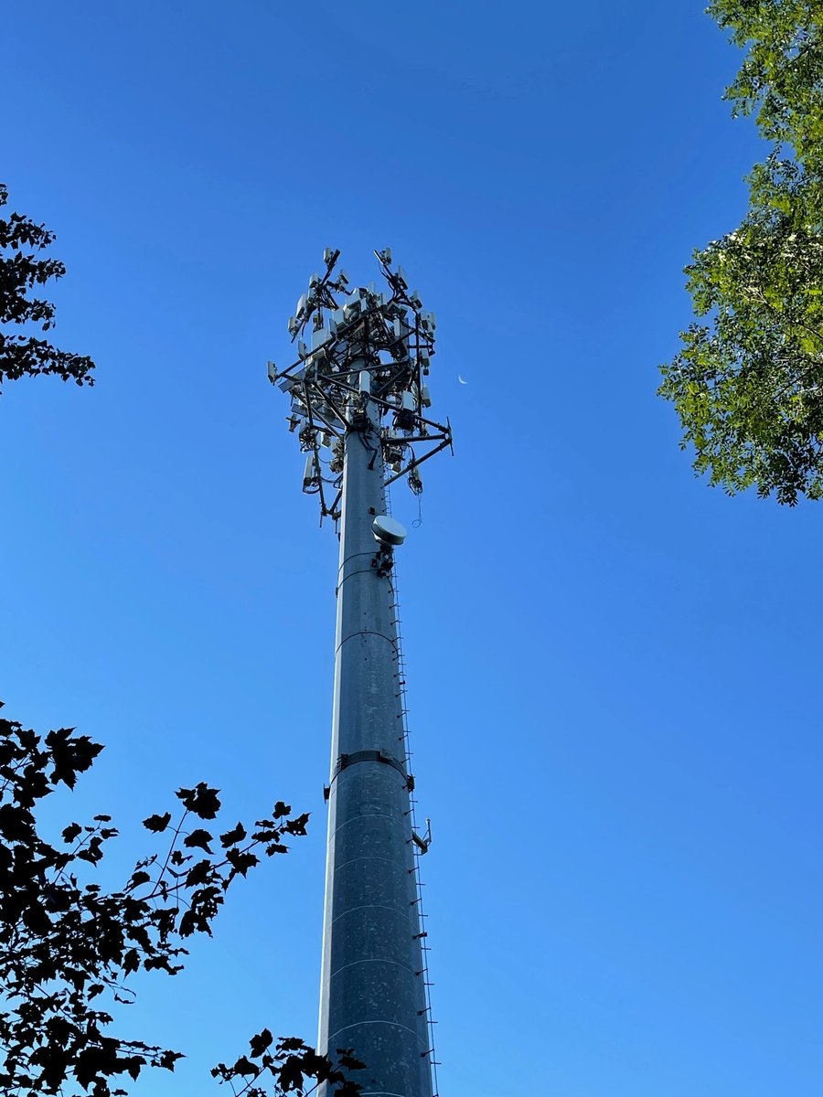 Timberline_Comm's tweet photo. Today's perfect climb, brought to you by bluebird skies. #climbhigh 

#TCIViews #keepingyouconnected #exceptionalnoexceptions #wirelesstech #wirelessconstruction https://t.co/UTpYrJNbca