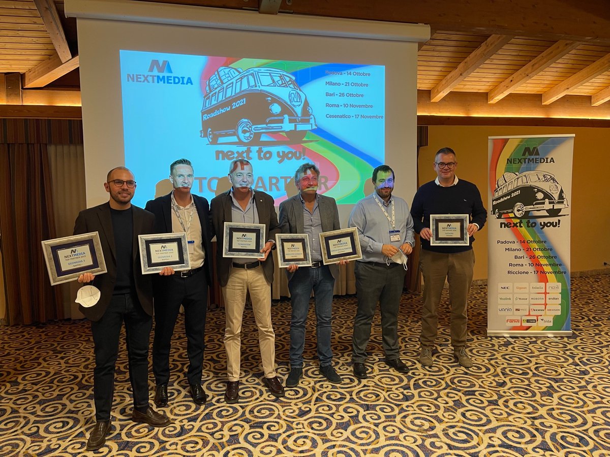 Dataonesrl's tweet photo. Dataone è 💎#diamondPartner2021💎di @MOBOTIX_AG ...e in Italia siamo solo in due!
Oggi ritiriamo il premio Top Partner 2020 di Nextmedia srl
#nextmedia #next_to_you #roadshow2021 #roma
#mobotix #beyondHumanVision https://t.co/0SE61tJFZB
