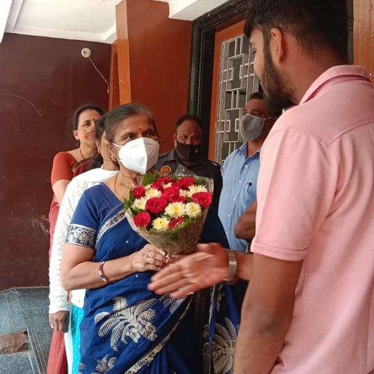 MPSTUDENTUNIONN's tweet photo. आज म प्र स्टूडेंट यूनियन के प्रतिनिधीमण्डल के द्वारा शासकीय महाकौशल काॅलेज की नव नियुक्त प्राचार्य महोदया श्रीमती देवी प्रभा पुरवरकर  जी का स्वागत किया गया । https://t.co/nRsosdw7U7
