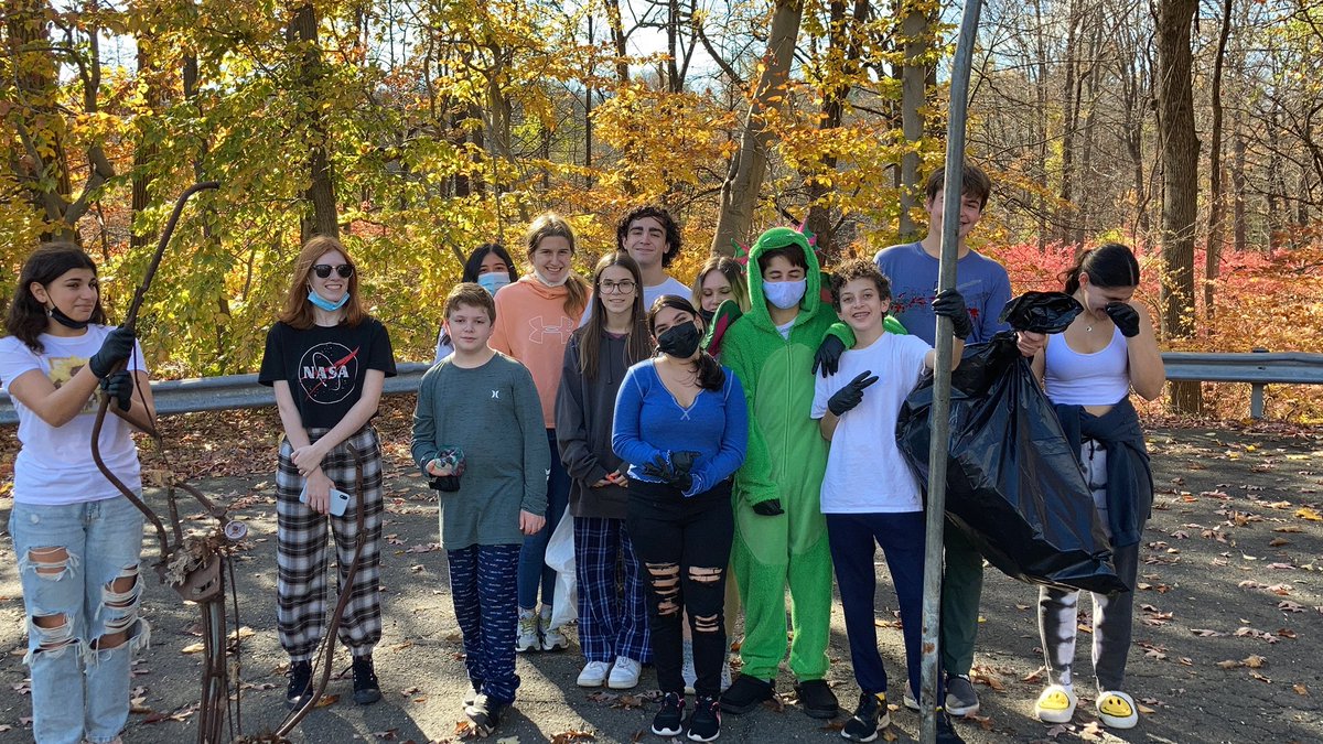 GenesisWPS's tweet photo. #CallToEarth Genesis Cleanup Crew fast at it! https://t.co/KyKSMQNdCV