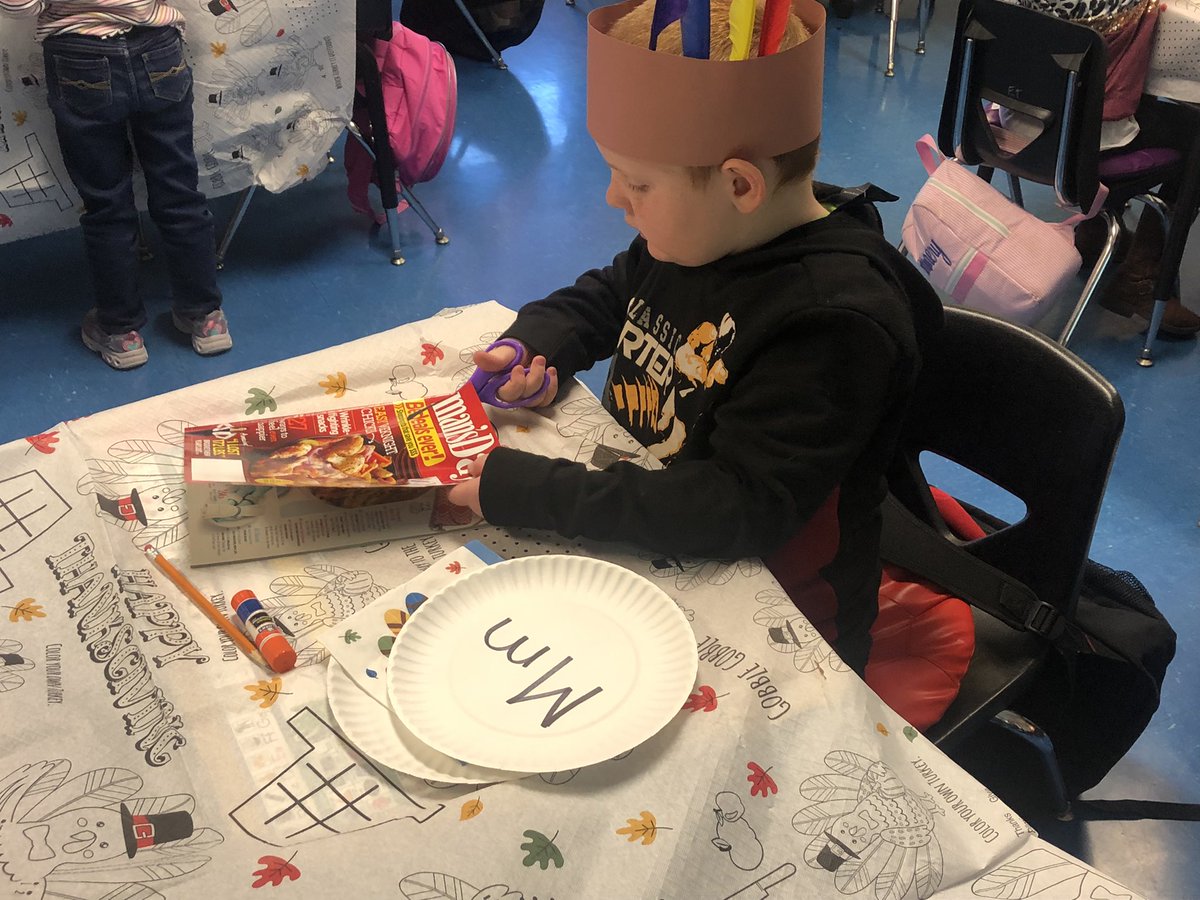 Mrs. Emily Thompson’s class is THANKFUL for letters and sight words as they have an early Thanksgiving meal during Reading class. Students worked on letter recognition and sight words in fun Thanksgiving activities!
