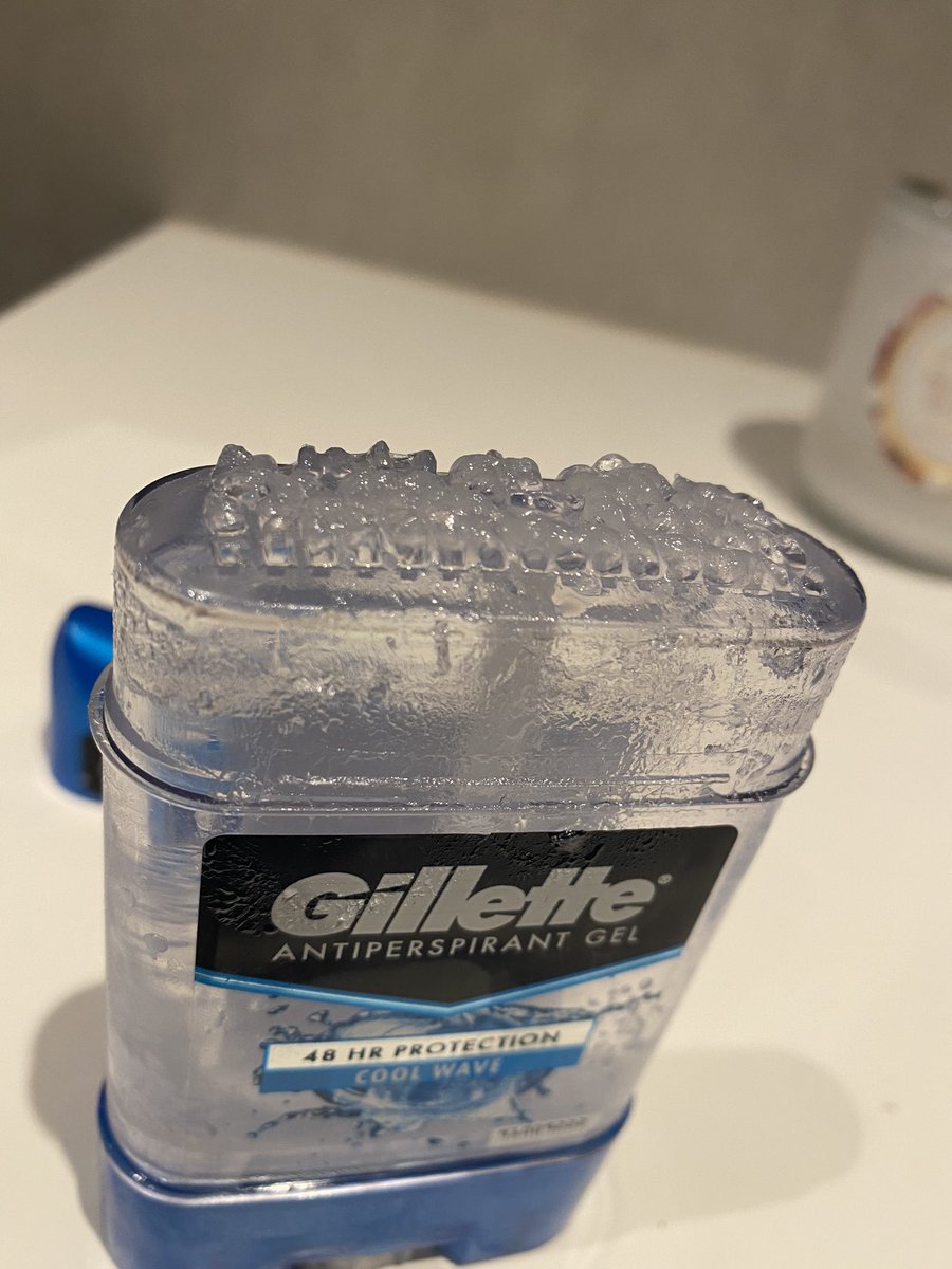 MagnusBarstad's tweet photo. Kona vært en tur i UK. Kjøpt med ærlig tidenes mest overlegne produkt. Enn at vi ikke får tak i de her i Norge lengre. En vaskeekte terning 6. De er det få av. https://t.co/Kc1BPq9J4F