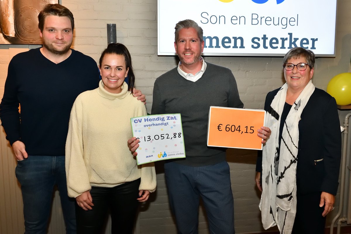SBsamensterker's tweet photo. Tijdens onze informatieavond werden we verrast met twee cheques van de teams De Zandlopers en C.V. Hendig Zat. Met hun acties haalden ze respectievelijk € 604,15 en € 13.052,88 op! 
Overrompeld, dankbaar en trots op deze mooie bijdragen. #sbsamensterker #sonenbreugel #senb https://t.co/r5Df7chSZv