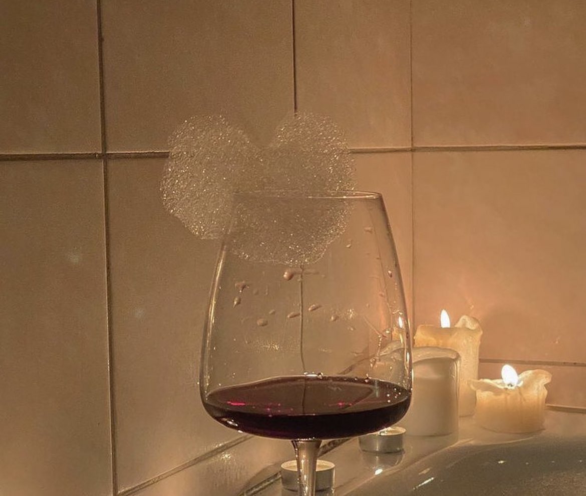 kaitlynscafe's tweet photo. cozy nights in https://t.co/4QQEN3YF3q