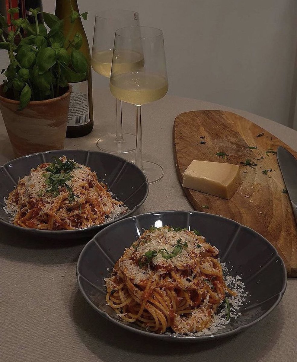 kaitlynscafe's tweet photo. cozy nights in https://t.co/4QQEN3YF3q