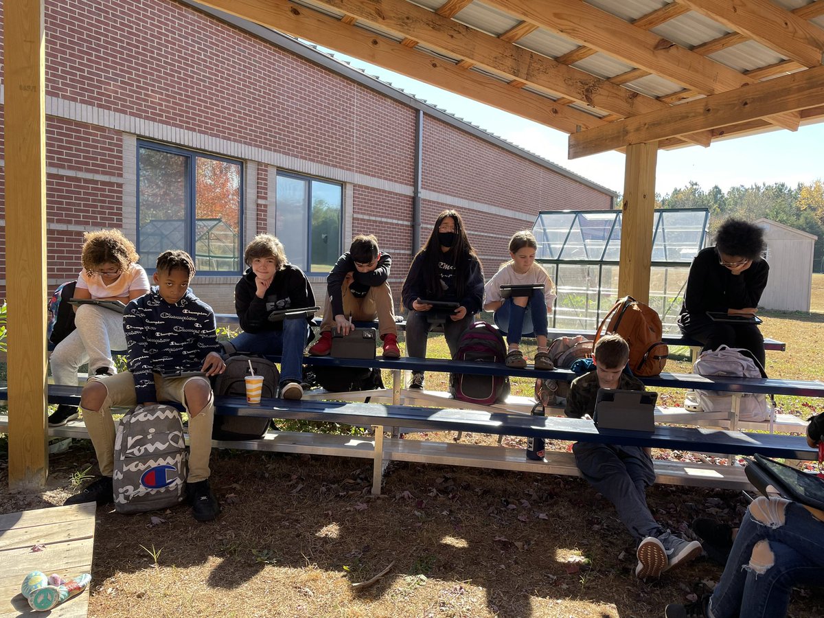 Regan Bell tweet media