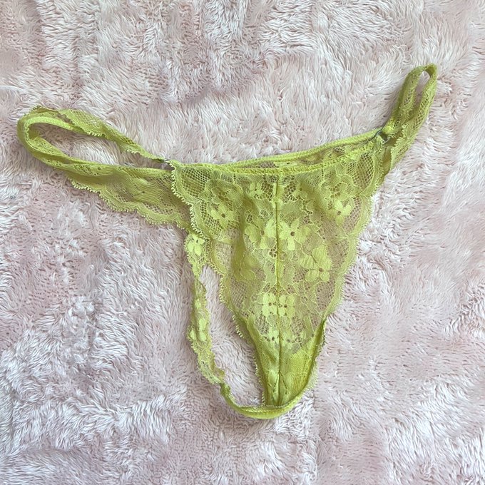 Panties of the Day 💛💖 Vacuum sealed and off to Canada 💌  https://t.co/ck4QJ9zN3V https://t.co/fg1sL6