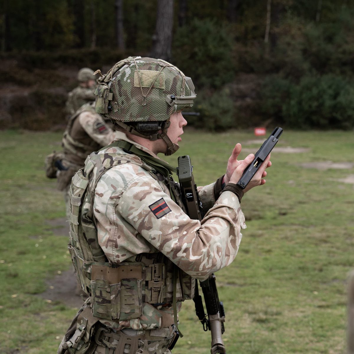 3 RIFLES tweet media