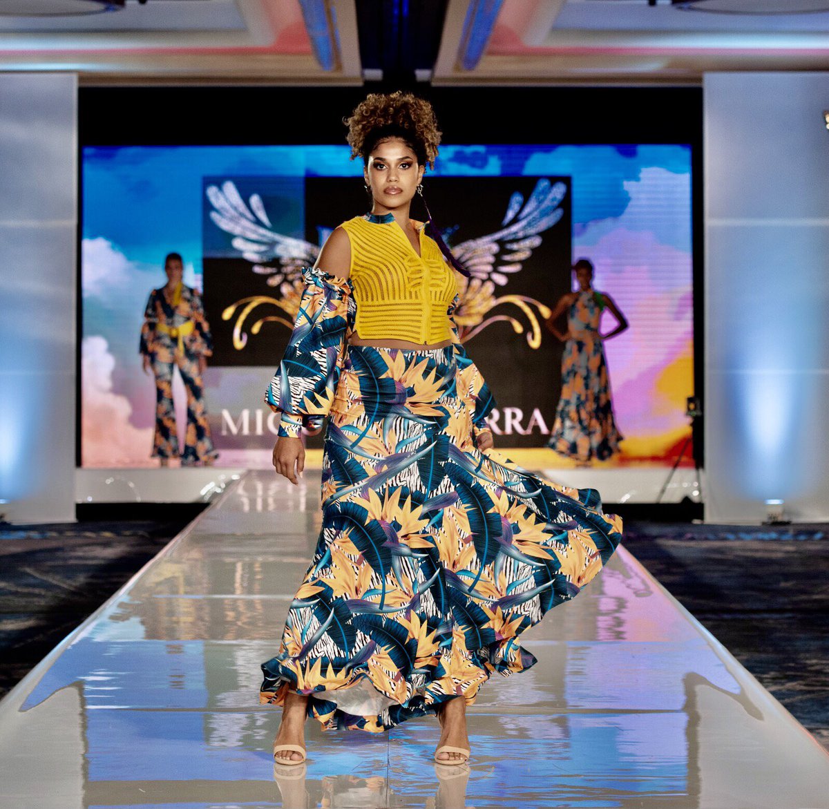 ByMiguelBecerra's tweet photo. @withregram @vippageantry @MIGUELBECERRA_ #nyfw @nyfw #fashionmodel #miguelbecerradiseรฑador #newyorkfashionweek #vogue #fashiondesigner #fashionphotography #newyorkfashionweek2021 #runwaymodel #multimediamel #nyfw2021 @nyfw #pageant #IAMVIP #vipevents #vipmodels https://t.co/LYghQrBvw5