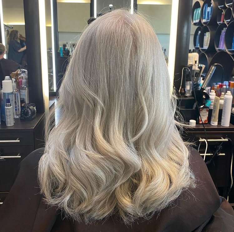 StudioSalonARL's tweet photo. ❄️❄️❄️❄️❄️ Icy Blonde by Shirin ❄️❄️❄️❄️❄️
#icyblonde #goldwellapprovedus #goldwellcolor #goldwell #highlights #highlightshair #blondehair  #dmvhair #dmvsalon #dmvhairstylist #arlingtonva #arlington #novasalon #shirlington #shirlingtonvillage #studiosalonandspa https://t.co/5OHsPfpo79