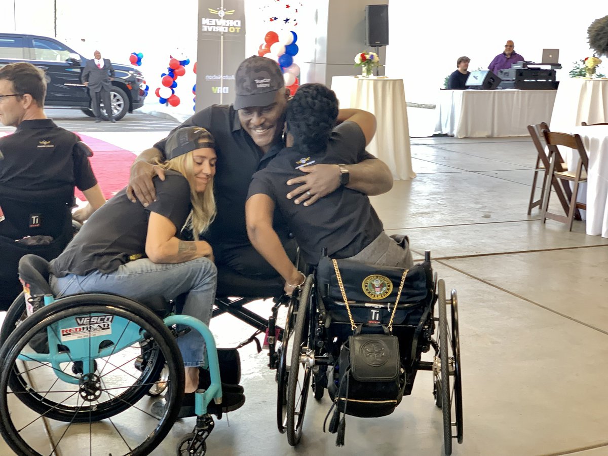AutoNation's tweet photo. We’re proud to partner with @TrueCar once again to support veterans through the #DrivenToDrive initiative. Thank you Colonel @IamGregGadson for more than 26 years of service and dedication to our country. Enjoy the open road in your new vehicle! #DRVPNK https://t.co/0gVcVu7VFC