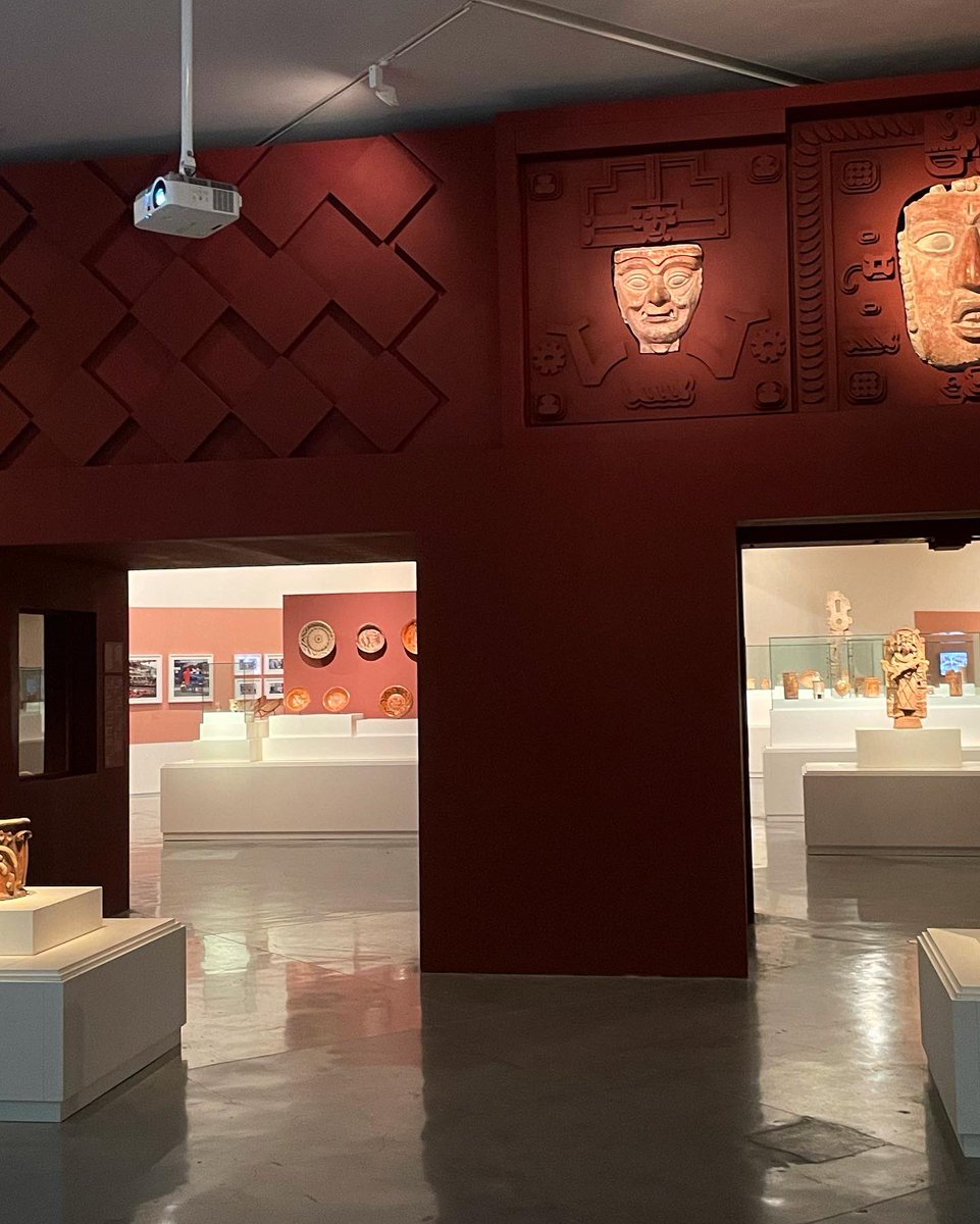 museumlover's tweet photo. Thoroughly enjoyed the “Divine Foods: Maize, Cacao, and Maguey from Precolumbian to Contemporary Art” exhibit at @israelmuseum. Innovative design like the ceiling art (1) with top rate story telling via succinct informative videos that gave meaning to the pieces. #museumlife https://t.co/XbhYFQqXfu