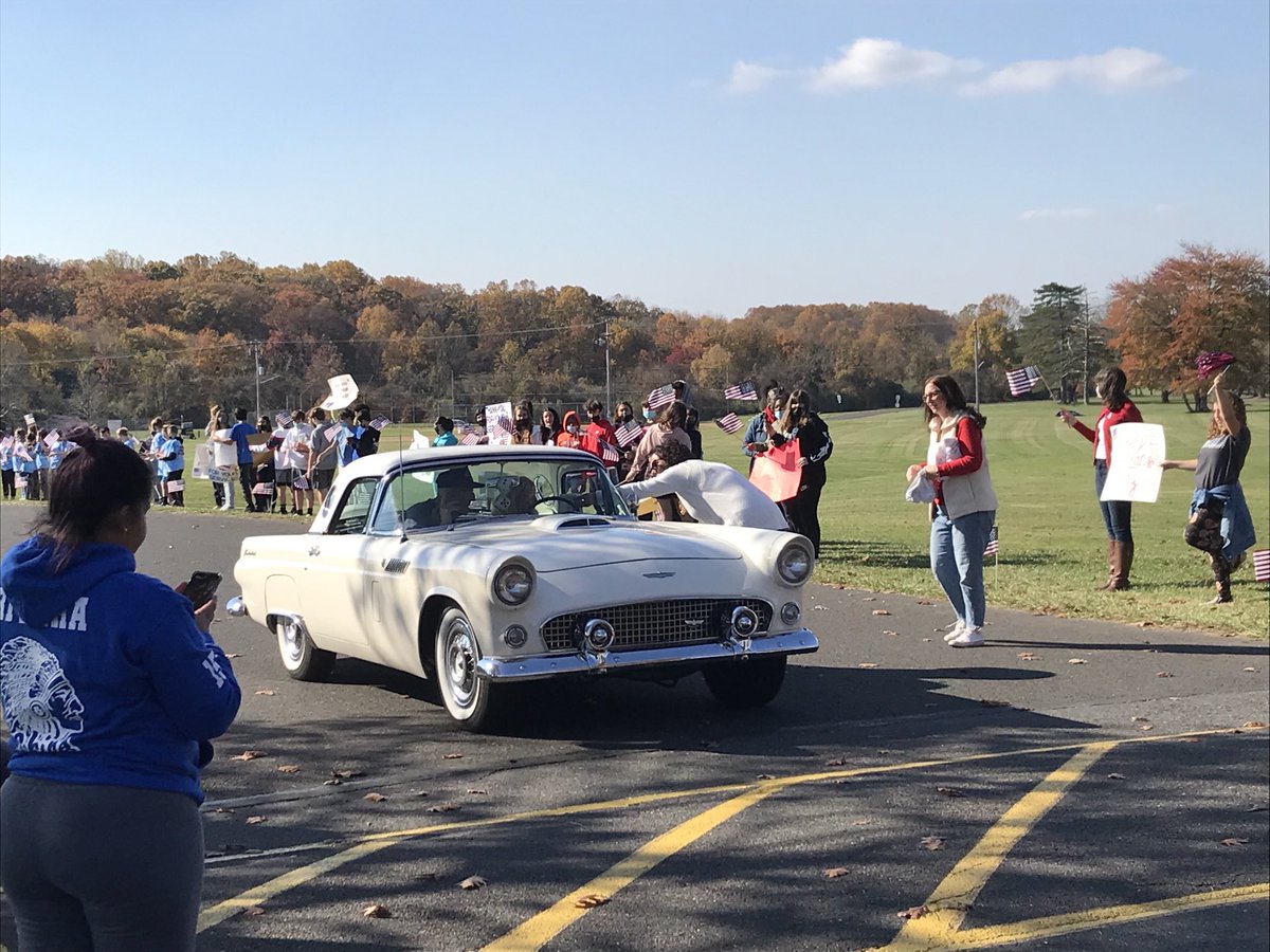 RRickman20's tweet photo. Some highlights from Maple Point Middle School’s parade for Veterans Day this morning. ⁦@Neshaminy_SD⁩ https://t.co/9xq8VL6bDj
