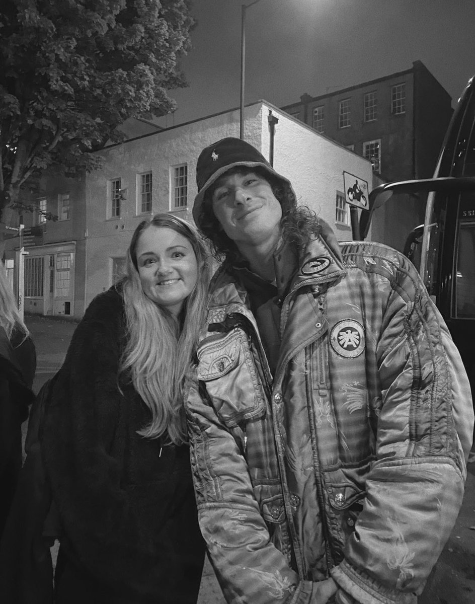 mementobroco's tweet photo. happier than ever 💗💕💖💞💘 https://t.co/rJz3ckQYtJ