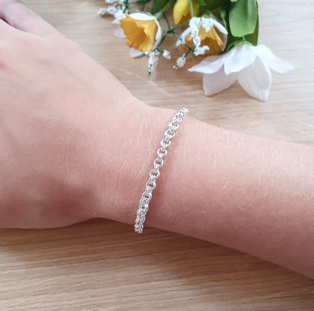 atelorbijoux's tweet photo. Bracelet Maille Double Anneaux en argent✨
Avec des mailles forçat, d'une épaisseur de 0.7 mm. Un très beau bracelet intemporel à offrir ou à s'offrir, pour toutes occasion !🌠
#bijoux #Bijoux #Jewelry #handmade #Photography #DIY #Creative #artisanat #art #atelor https://t.co/ZiUvJH5EH6