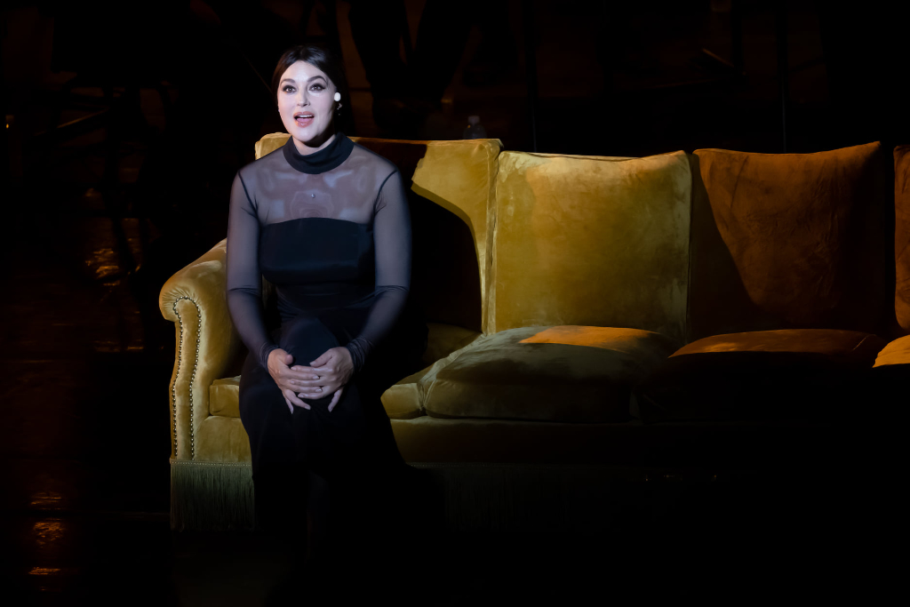 CulturSocialArt's tweet photo. MARIA CALLAS con Monica Bellucci 
#cultursocialart #culturblogger #csa #eventicultursocialart #lombardia #milano #teatro #spettacolo #MARIACALLAS #MonicaBellucci #TOMVOLF #TeatroManzoni
https://t.co/qwBgkgAQaT https://t.co/ji61ElPITY